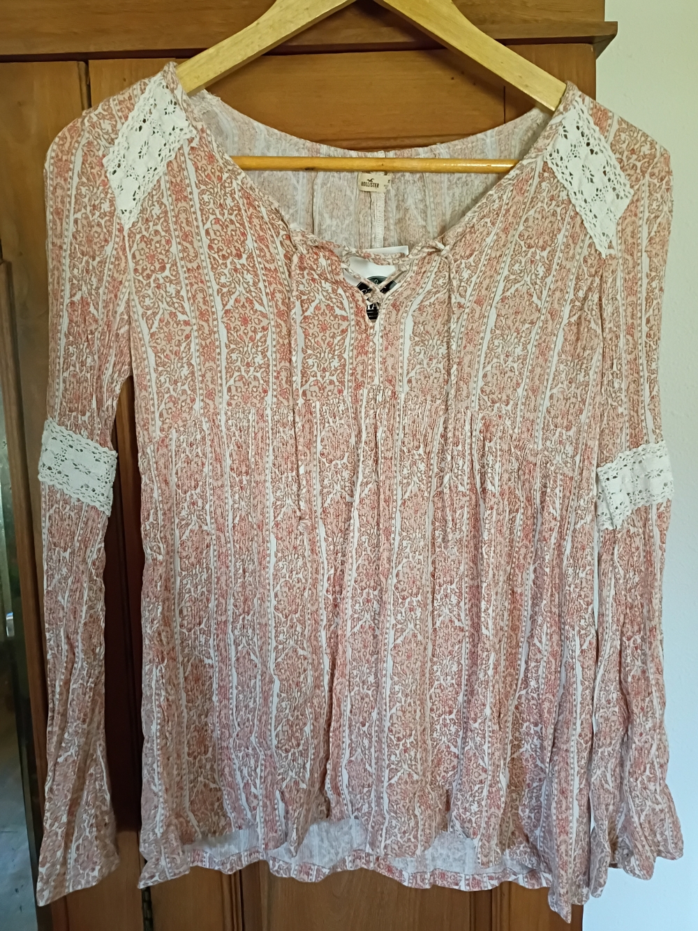 Hollister Pink Patterned Lace-Trim Peasant Blouse